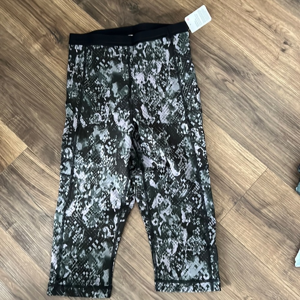 Lulu lemon paddle crop